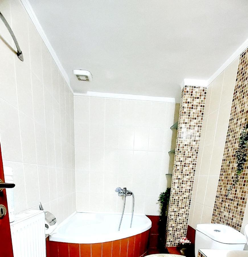 "Home Sweet Home" 3 Bedrooms Big House 110M Free Indoor Parking! Thessaloníki Luaran gambar